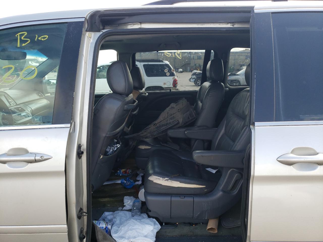 Photo 6 from auction – 2005 HONDA ODYSSEY EX with VIN 5FNRL38725B087930