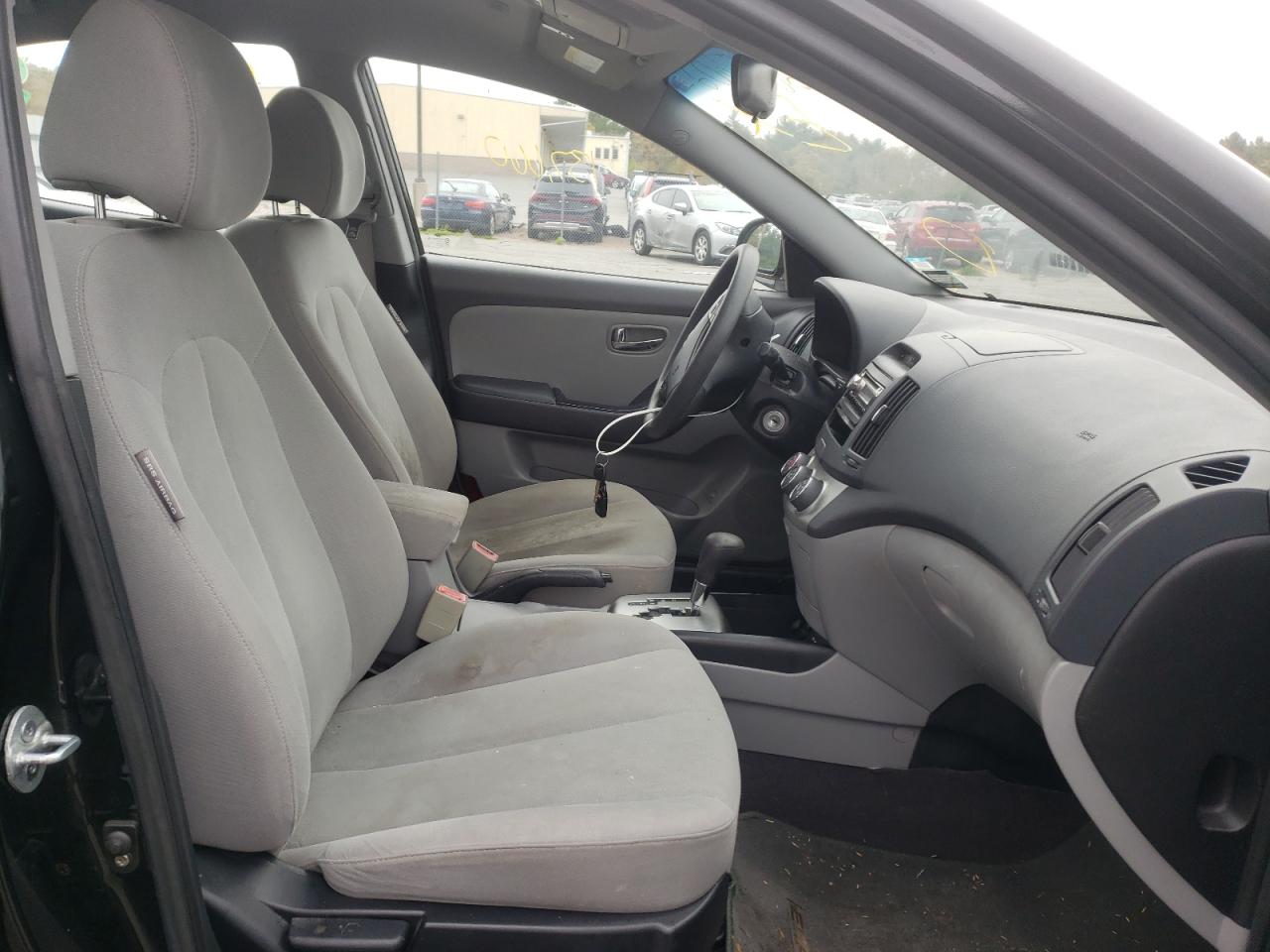 Photo 5 from auction – 2010 HYUNDAI ELANTRA with VIN KMHDU4AD2AU977595