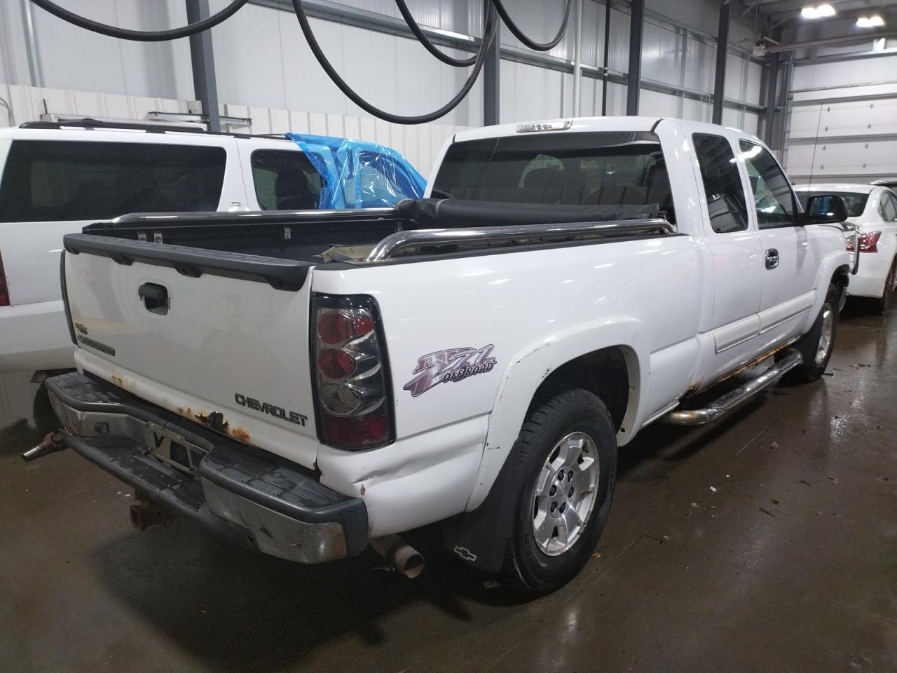 Photo 4 from auction – 2005 CHEVROLET SILVERADO with VIN 1GCEK19B75E156704