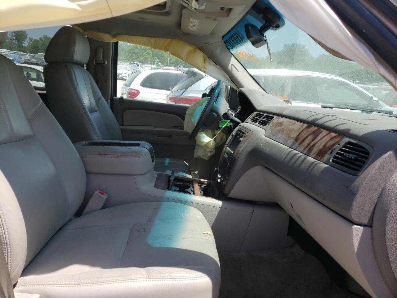 Photo 5 from auction – 2007 CHEVROLET TAHOE C150 with VIN 1GNFC13J47J364431