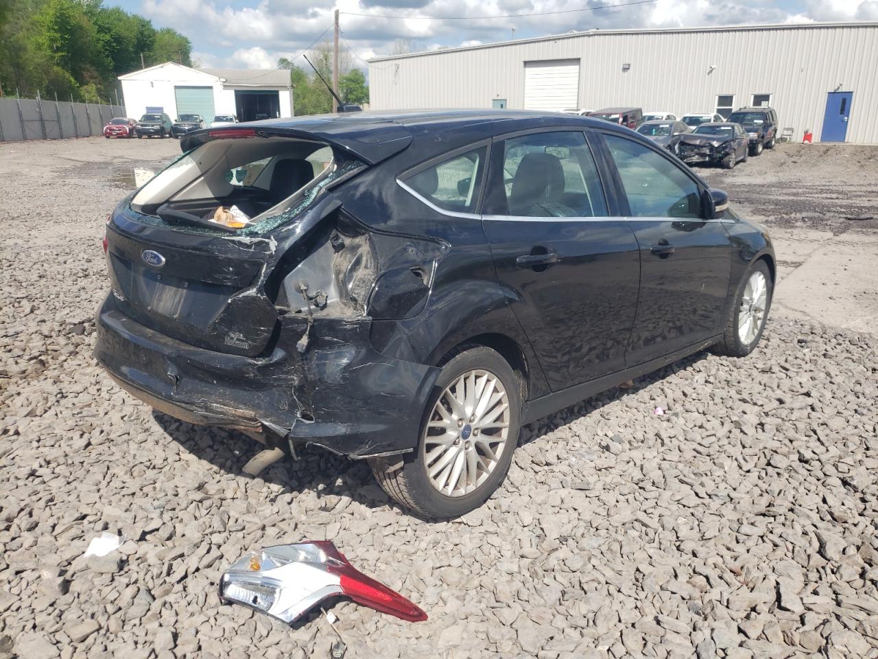 Photo 4 from auction – 2012 FORD FOCUS SEL with VIN 1FAHP3M29CL478566