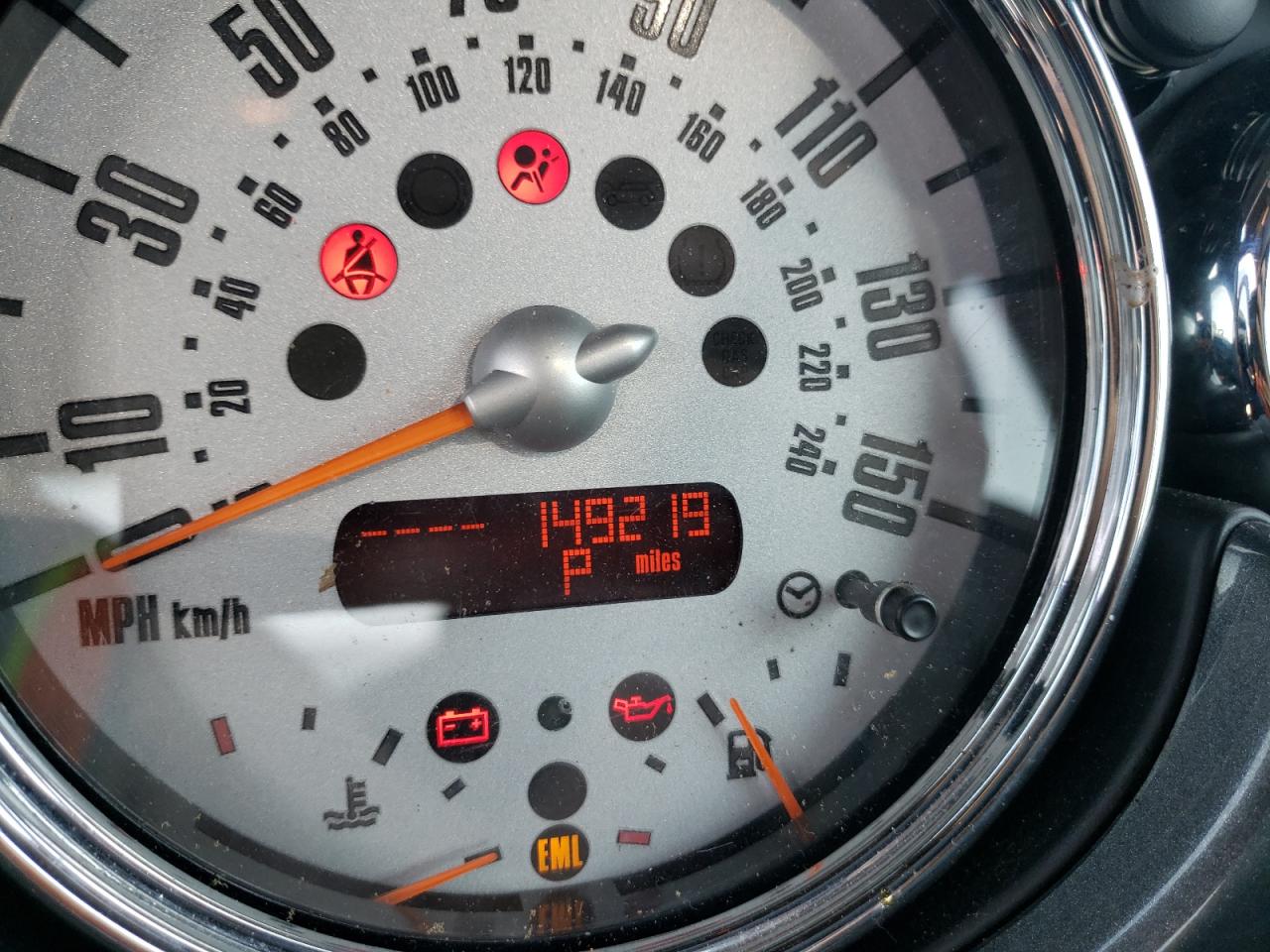 Photo 8 from auction – 2006 MINI COOPER S with VIN WMWRE33596TJ35290