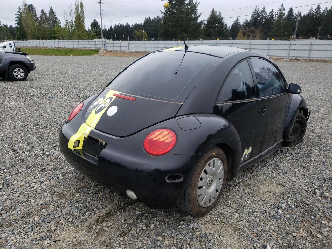 Photo 4 from auction – 2005 VOLKSWAGEN NEW BEETLE with VIN 3VWBK31C95M417048