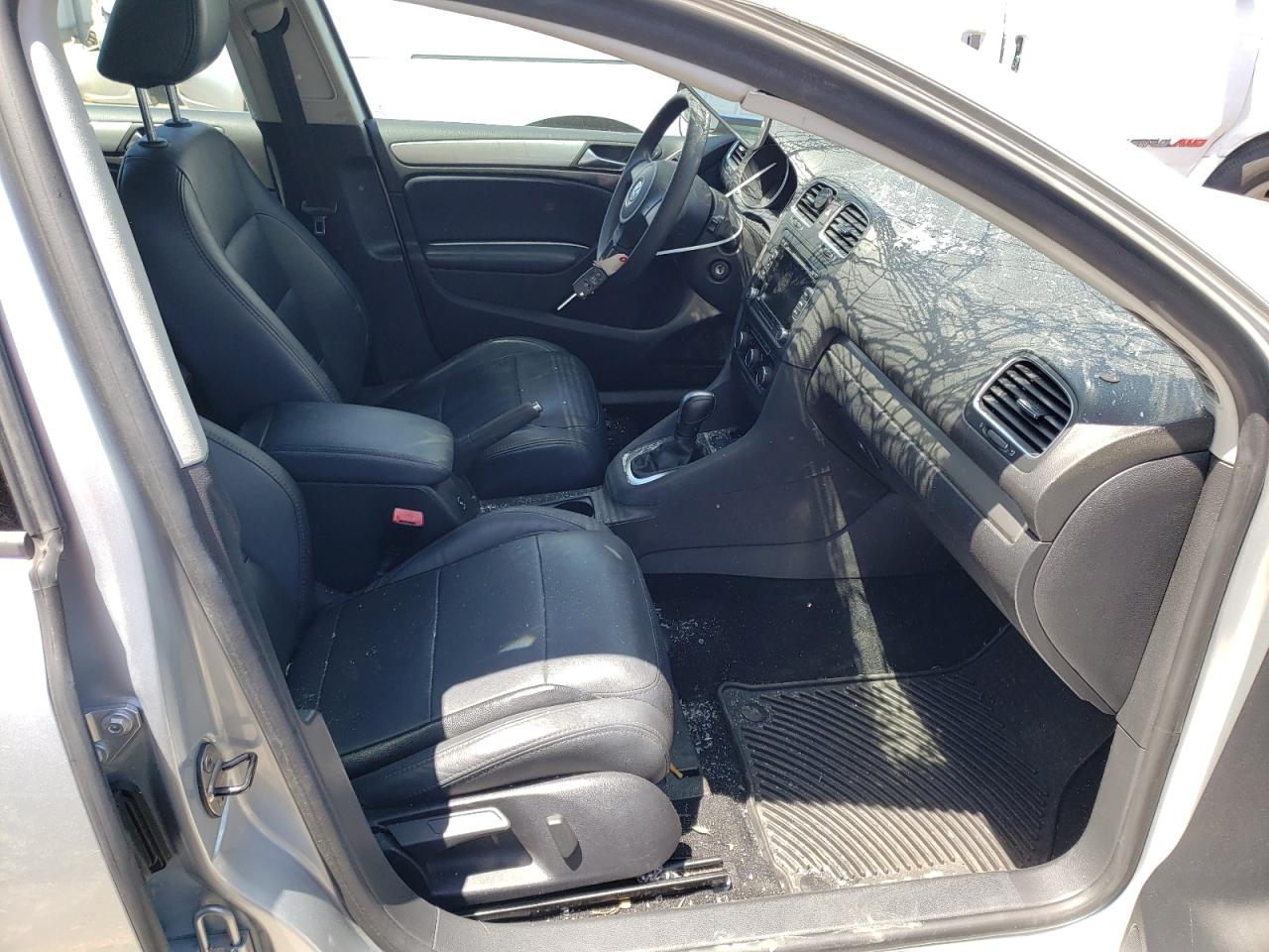 Photo 5 from auction – 2012 VOLKSWAGEN GOLF with VIN WVWDB7AJ5CW056822