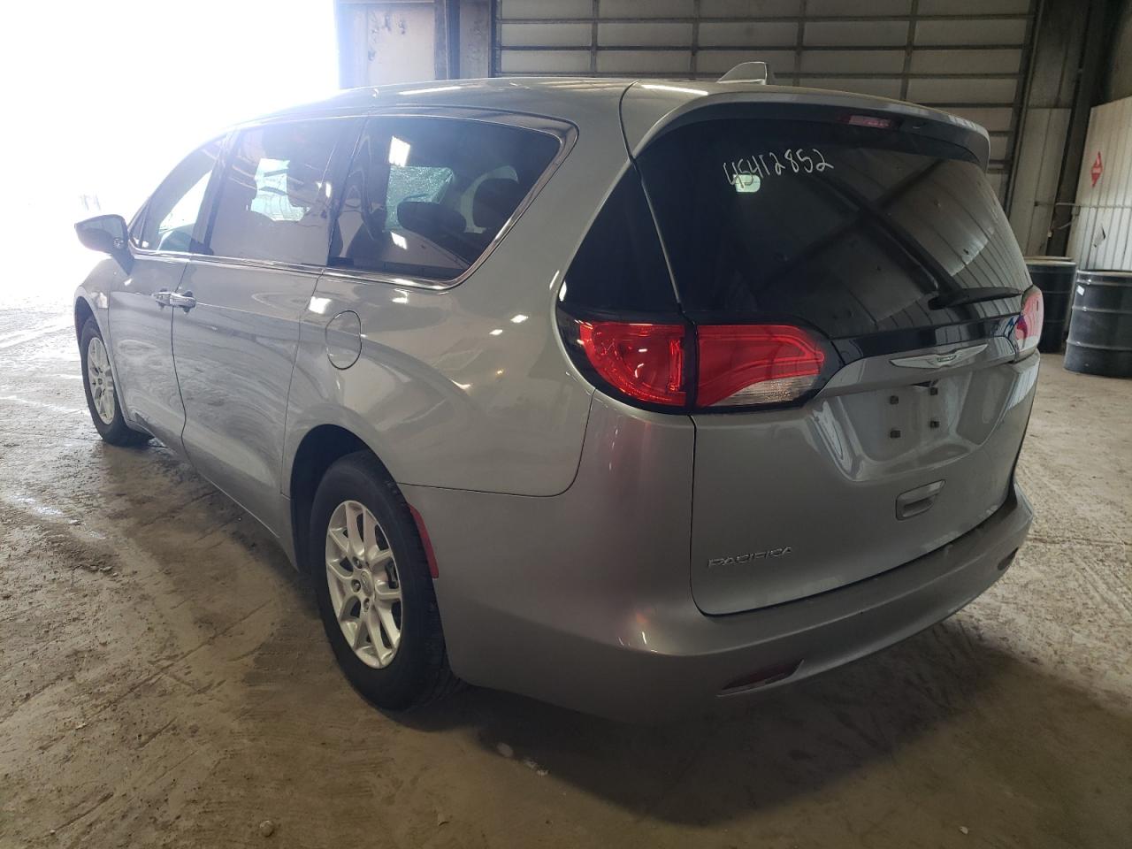 Photo 15 from auction – 2017 CHRYSLER PACIFICA T with VIN 2C4RC1DG2HR833599