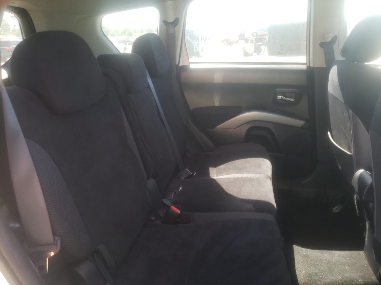 Photo 6 from auction – 2010 MITSUBISHI OUTLANDER with VIN JA4AS2AW4AZ017789