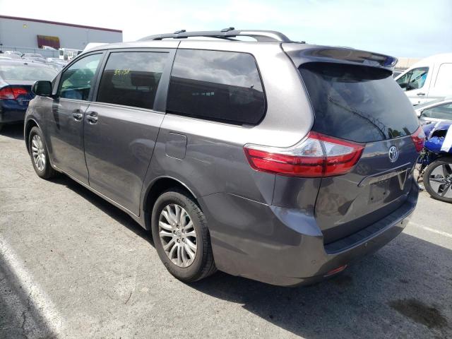 Photo 3 from auction – 2017 TOYOTA SIENNA XLE with VIN 5TDYZ3DC8HS836677