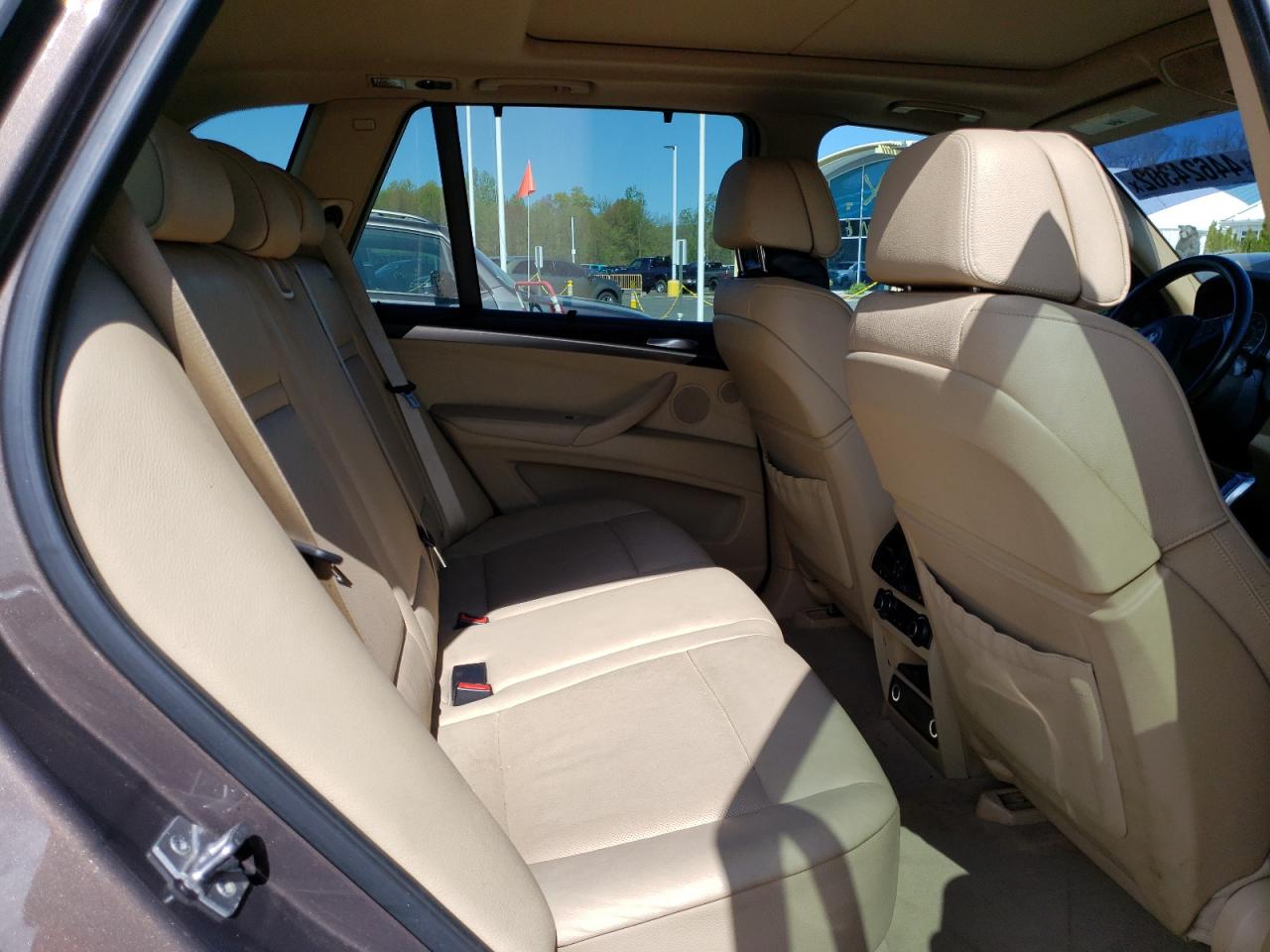 Photo 6 from auction – 2013 BMW X5 XDRIVE3 with VIN 5UXZV4C57D0B04600