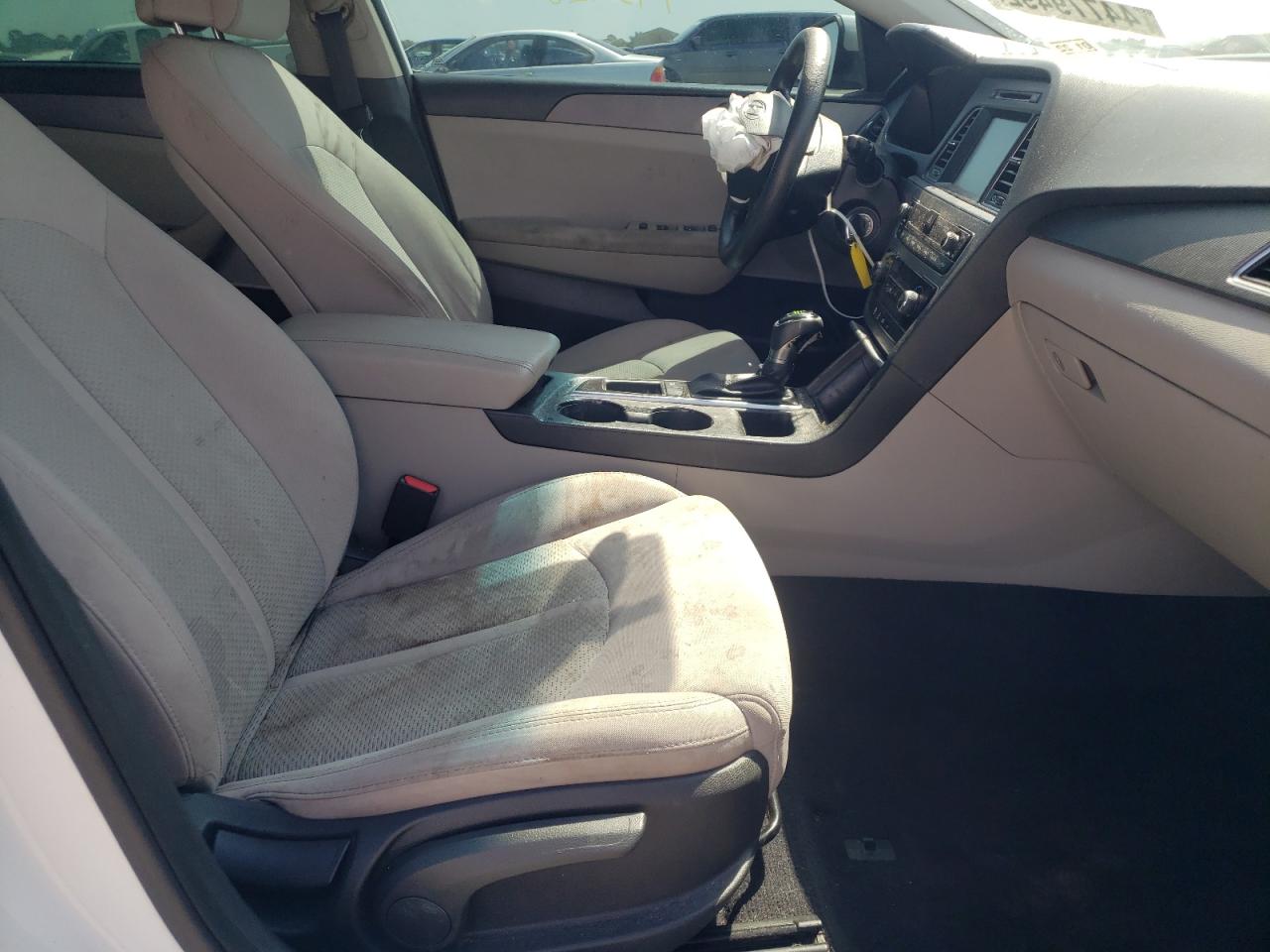 Photo 5 from auction – 2016 HYUNDAI SONATA SE with VIN 5NPE24AF2GH318628