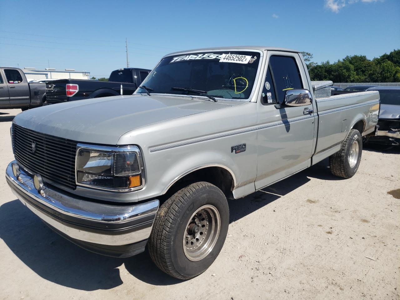 Photo 2 from auction – 1993 FORD F150 with VIN 2FTEF15N9PCA61588