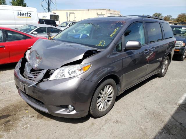Photo 2 from auction – 2017 TOYOTA SIENNA XLE with VIN 5TDYZ3DC8HS836677
