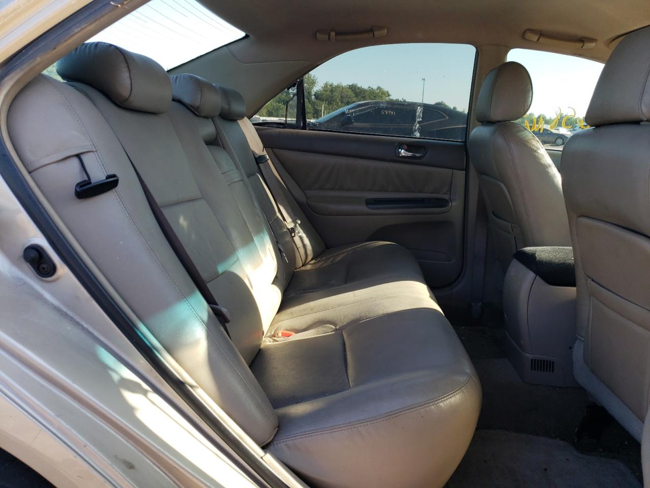 Photo 6 from auction – 2005 TOYOTA CAMRY LE with VIN 4T1BE32K65U091510