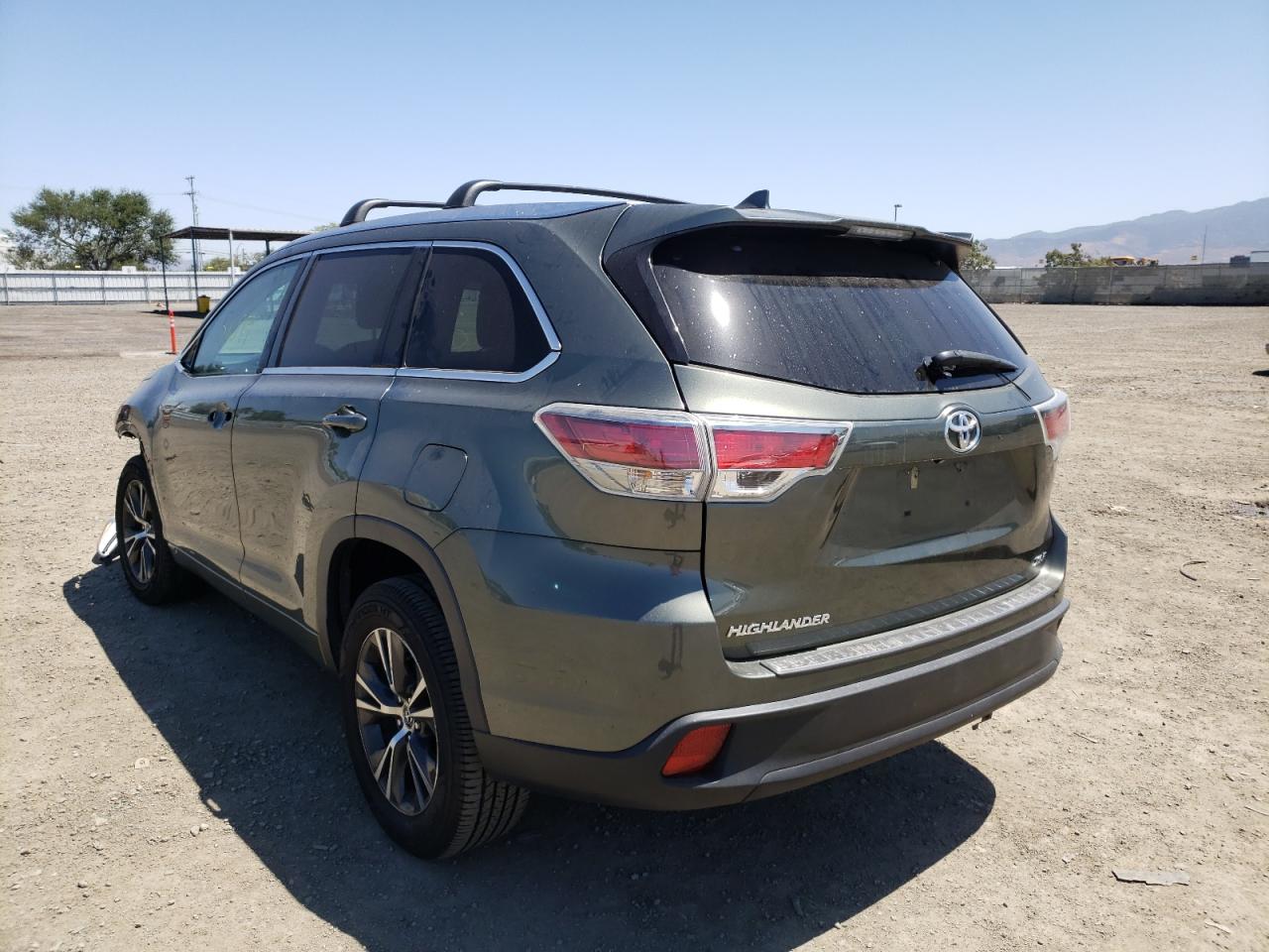 Photo 3 from auction – 2016 TOYOTA HIGHLANDER with VIN 5TDKKRFH3GS160952