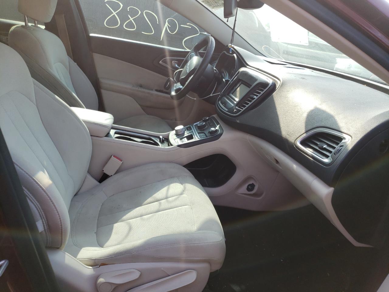 Photo 5 from auction – 2016 CHRYSLER 200 LIMITE with VIN 1C3CCCAB1GN144602