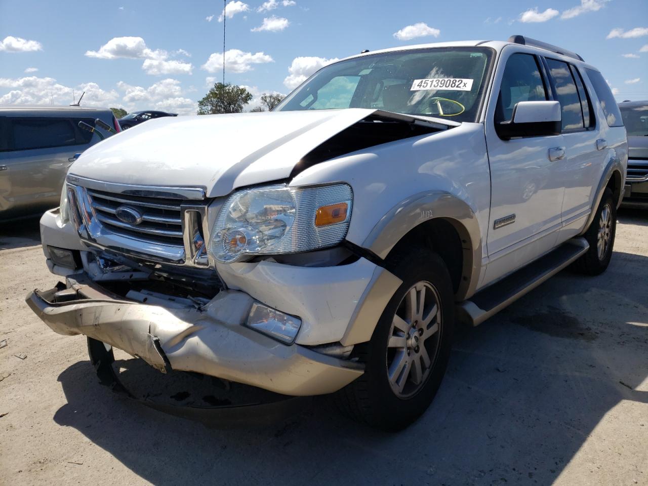 Photo 2 from auction – 2007 FORD EXPLORER E with VIN 1FMEU74E67UA86633