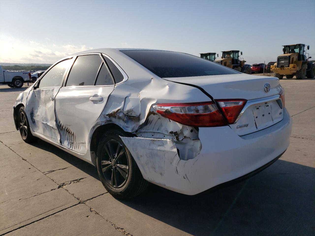 Photo 3 from auction – 2015 TOYOTA CAMRY LE with VIN 4T1BF1FK9FU992240