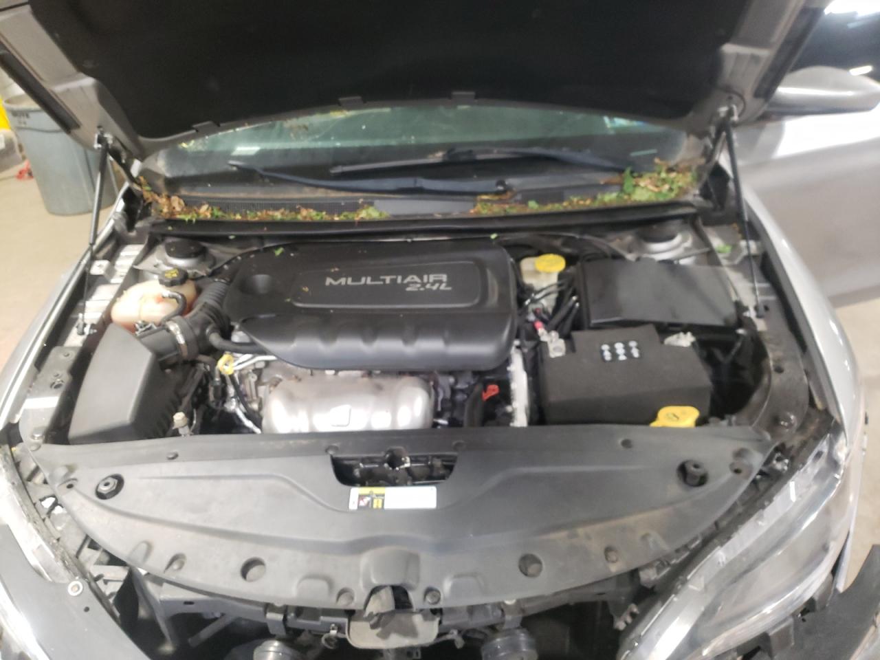 Photo 7 from auction – 2016 CHRYSLER 200 LIMITE with VIN 1C3CCCABXGN166324