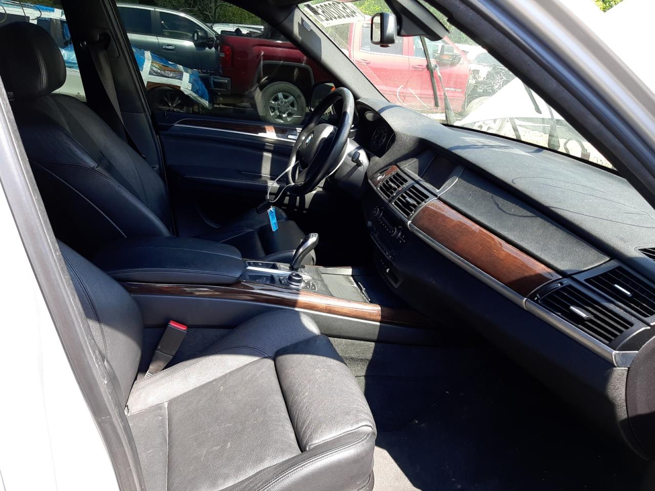 Photo 5 from auction – 2011 BMW X5 XDRIVE5 with VIN 5UXZV8C54BLL67899