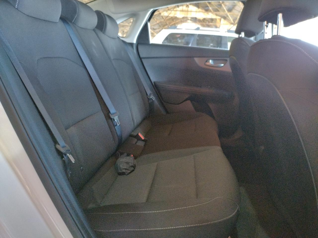 Photo 6 from auction – 2019 KIA FORTE FE with VIN 3KPF24AD3KE010156