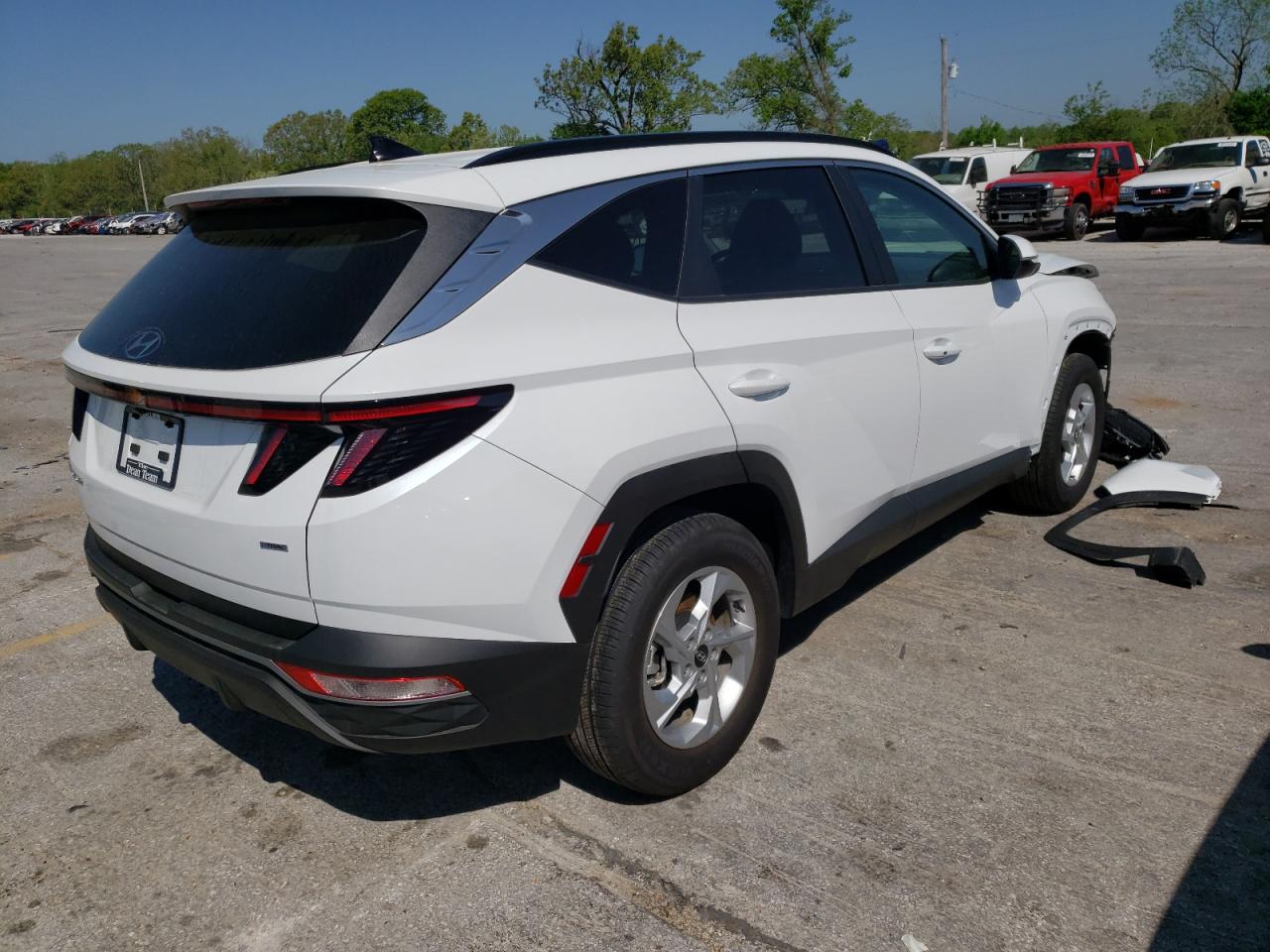 Photo 4 from auction – 2022 HYUNDAI TUCSON SEL with VIN KM8JBCAE5NU076044