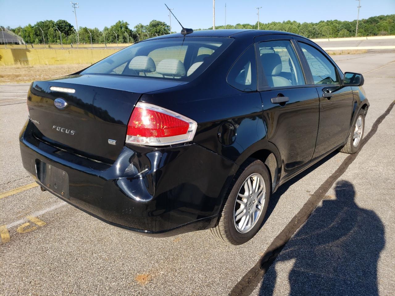 Photo 4 from auction – 2011 FORD FOCUS SE with VIN 1FAHP3FN4BW202509