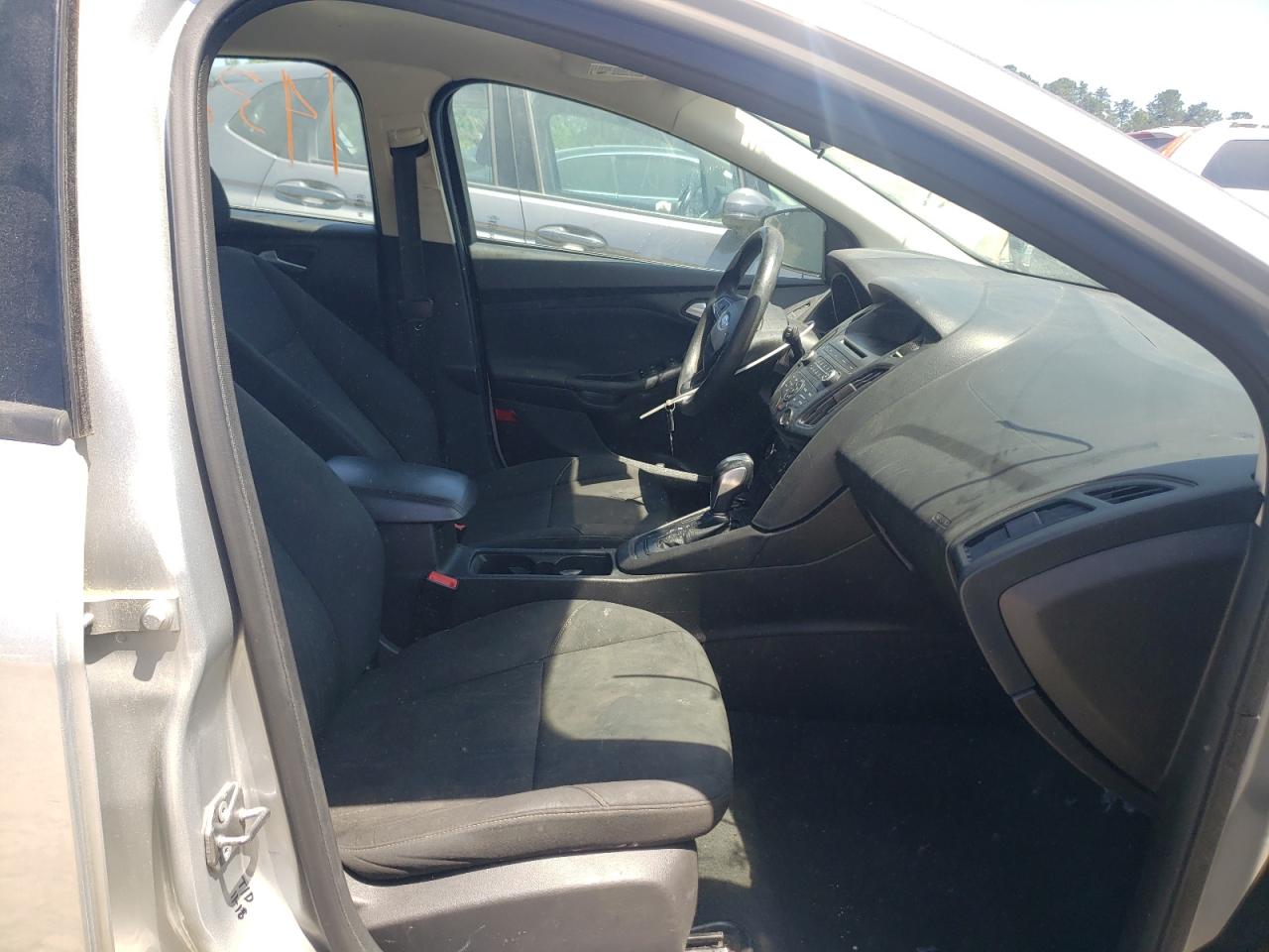 Photo 5 from auction – 2015 FORD FOCUS SE with VIN 1FADP3K26FL301270