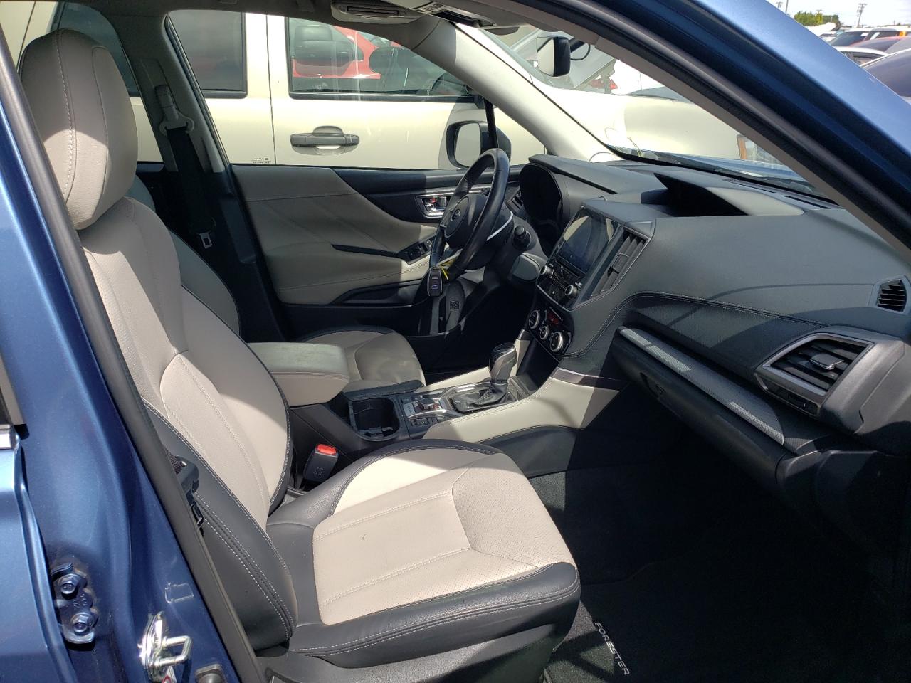 Photo 5 from auction – 2019 SUBARU FORESTER L with VIN JF2SKASC1KH543251