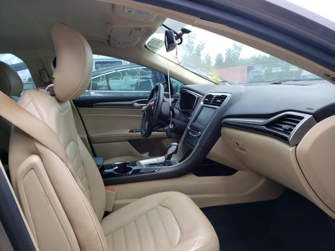Photo 5 from auction – 2014 FORD FUSION SE with VIN 3FA6P0HD2ER239172