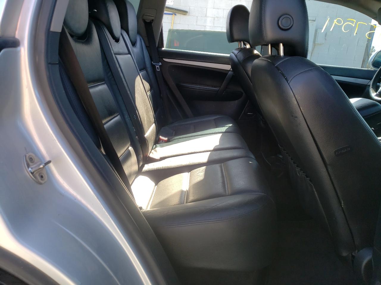 Photo 6 from auction – 2005 PORSCHE CAYENNE S with VIN WP1AB29P95LA63614