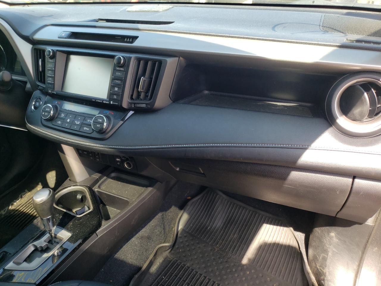 Photo 9 from auction – 2017 TOYOTA RAV4 LIMIT with VIN 2T3DFREV4HW674846