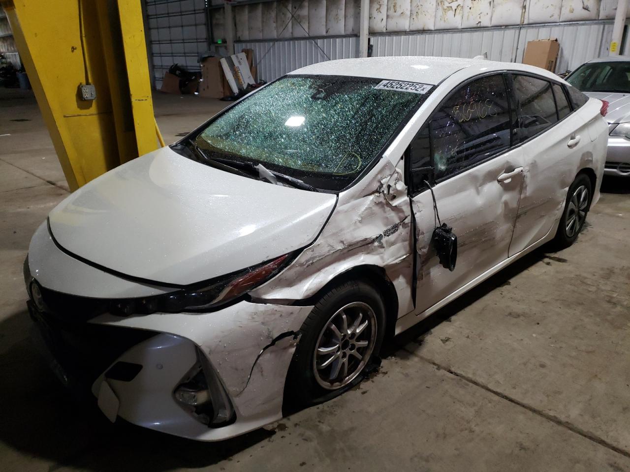 Photo 2 from auction – 2017 TOYOTA PRIUS PRIM with VIN JTDKARFPXH3020684