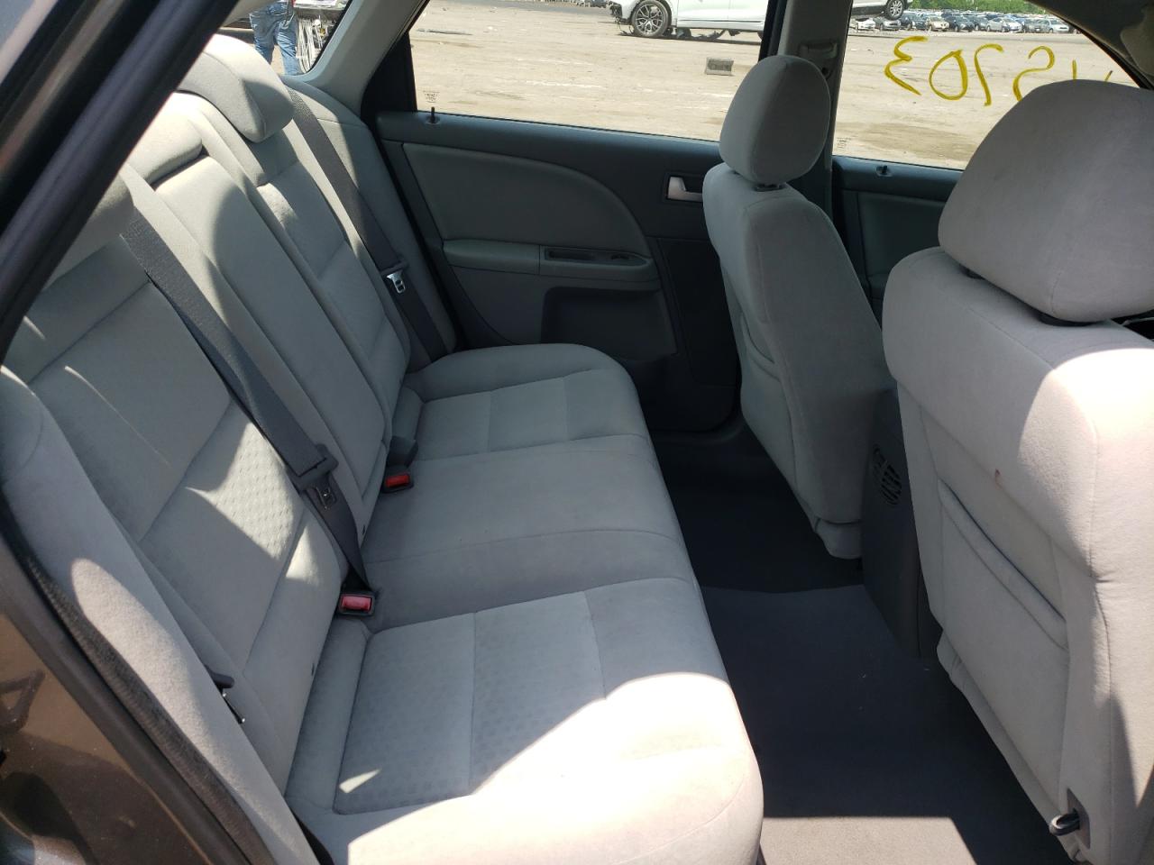 Photo 6 from auction – 2005 FORD FIVE HUNDR with VIN 1FAFP24145G166496