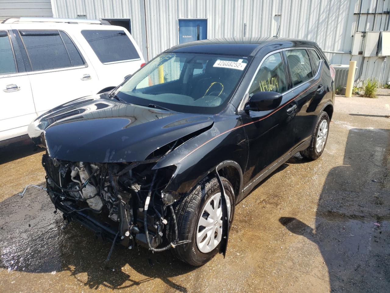 Photo 2 from auction – 2016 NISSAN ROGUE S with VIN KNMAT2MV6GP677052