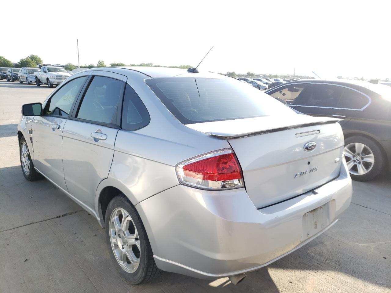 Zdjęcie 3 z aukcji – 2008 FORD FOCUS SE z VIN 1FAHP35N98W274641
