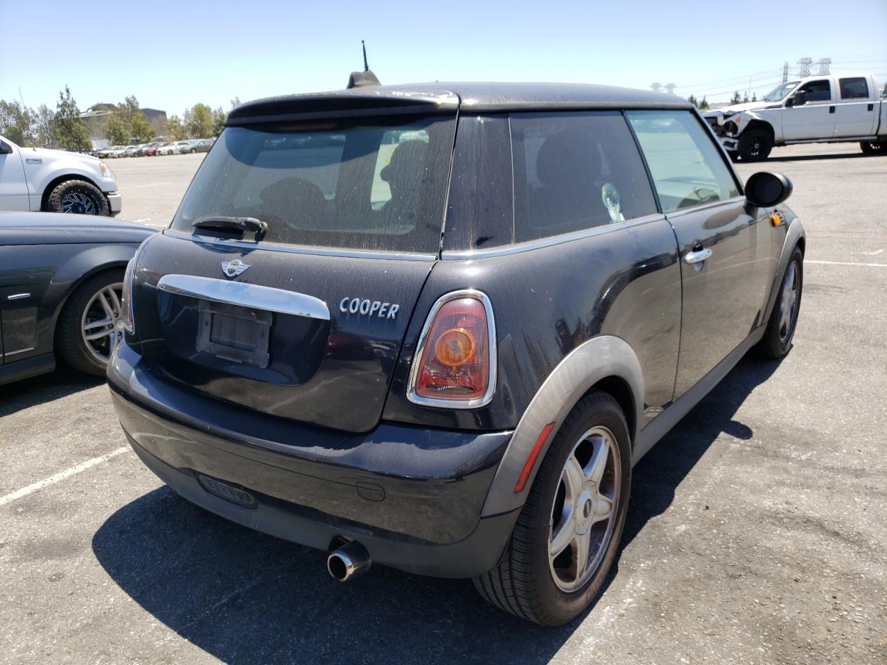Photo 4 from auction – 2008 MINI COOPER with VIN WMWMF33588TT62853