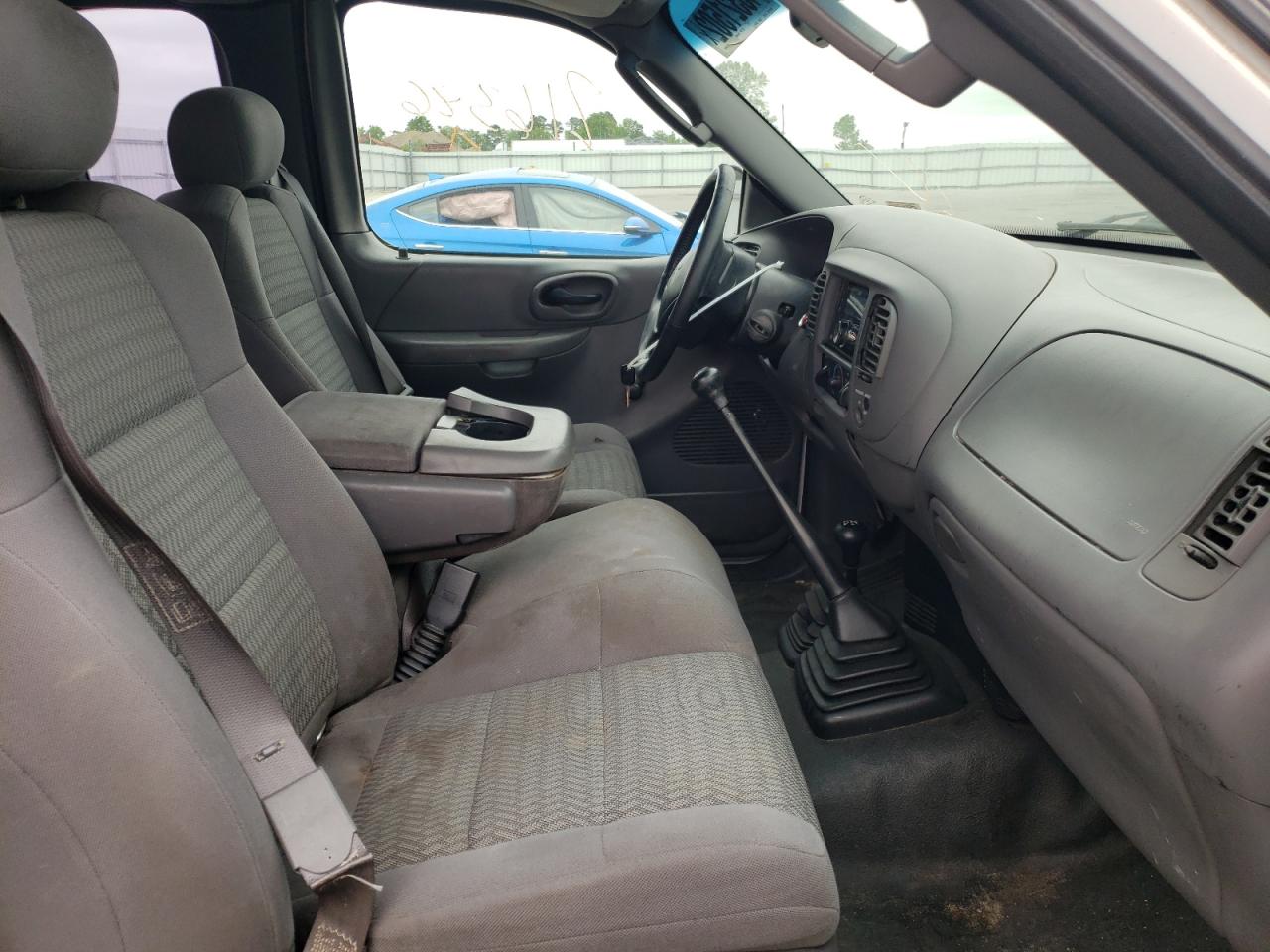 Photo 5 from auction – 2003 FORD F150 with VIN 1FTRX18W43NA04884