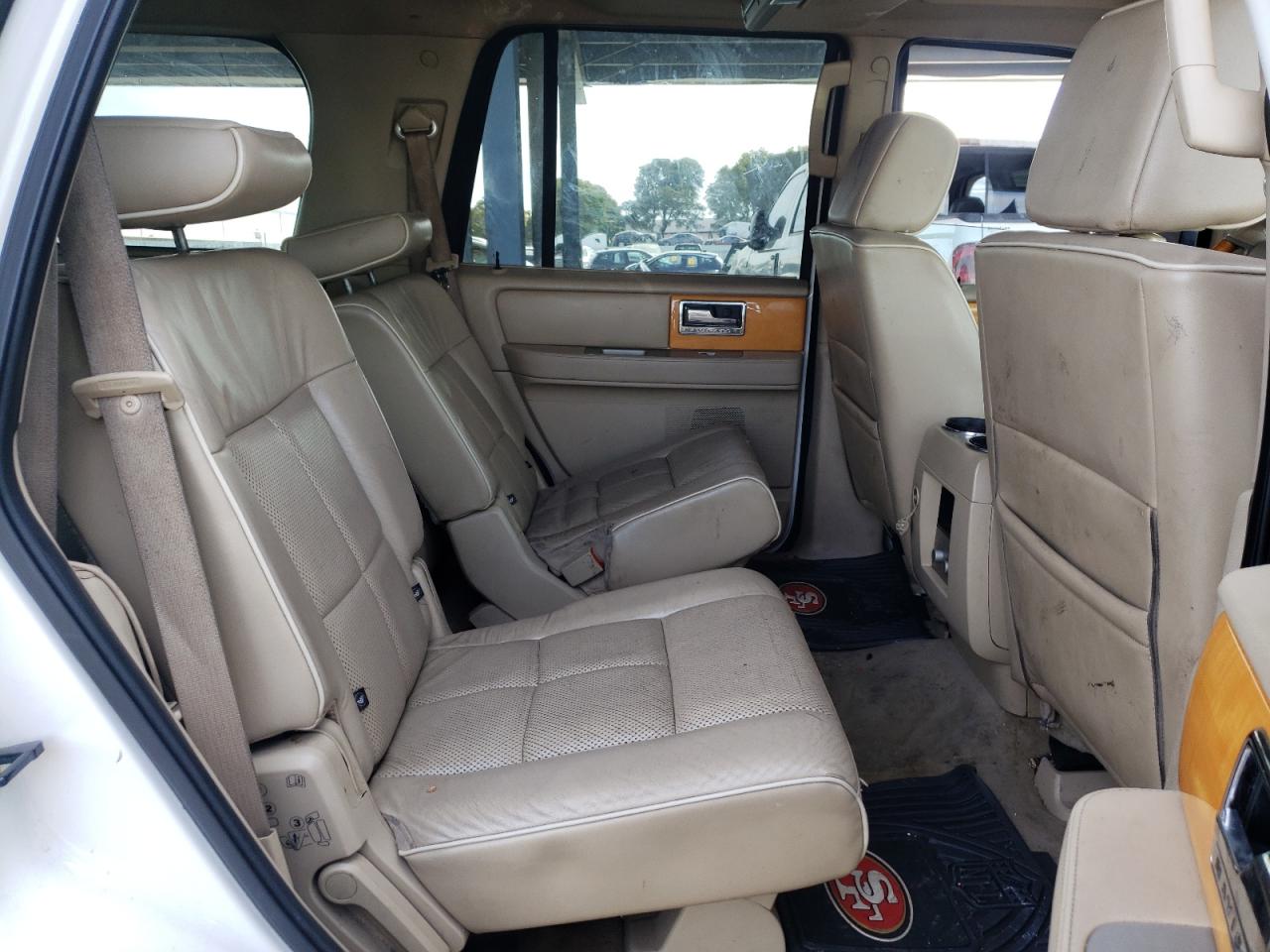 Photo 6 from auction – 2007 LINCOLN NAVIGATOR with VIN 5LMFU28547LJ05300