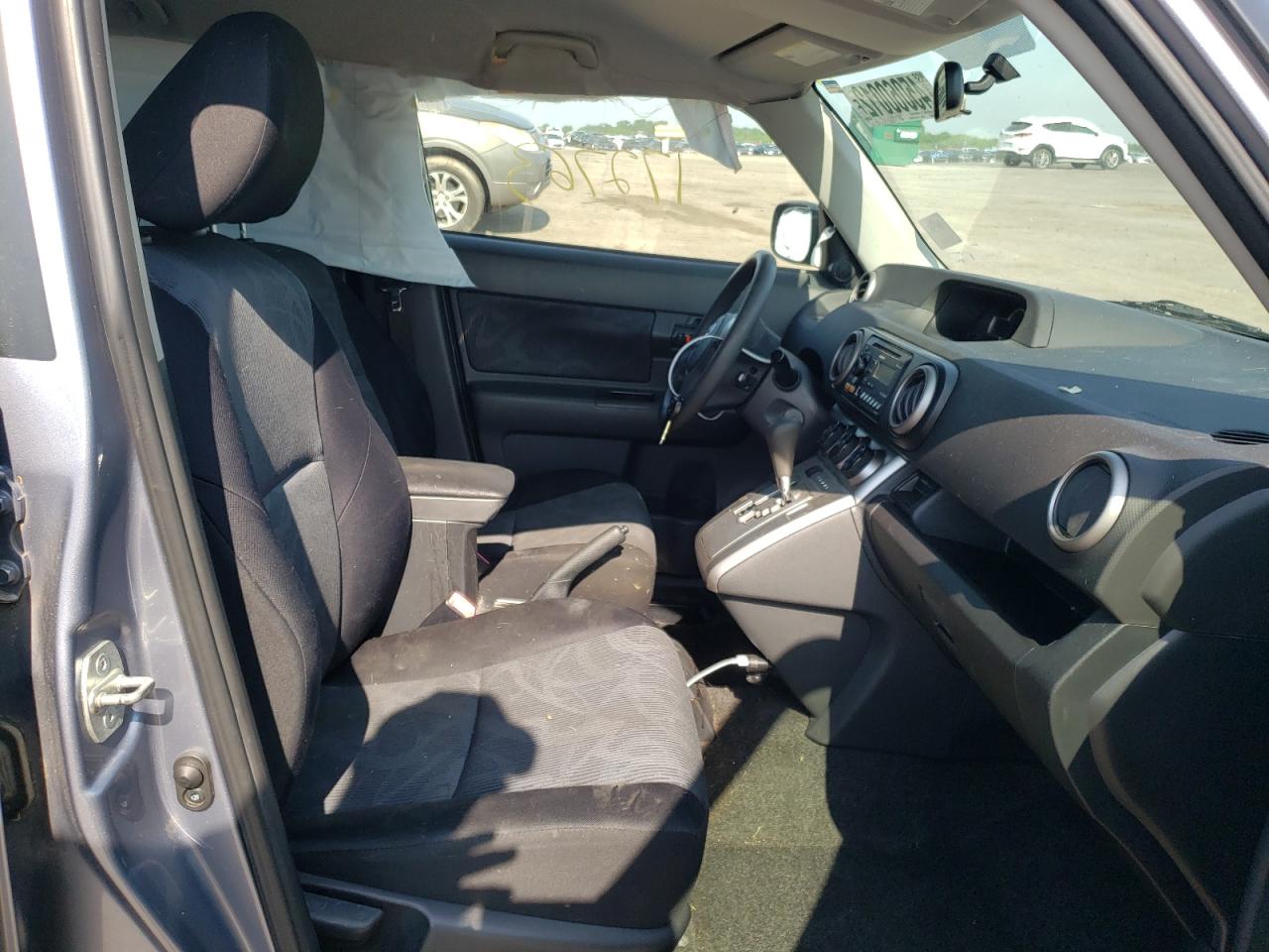 Photo 5 from auction – 2012 TOYOTA SCION XB with VIN JTLZE4FE2CJ002273
