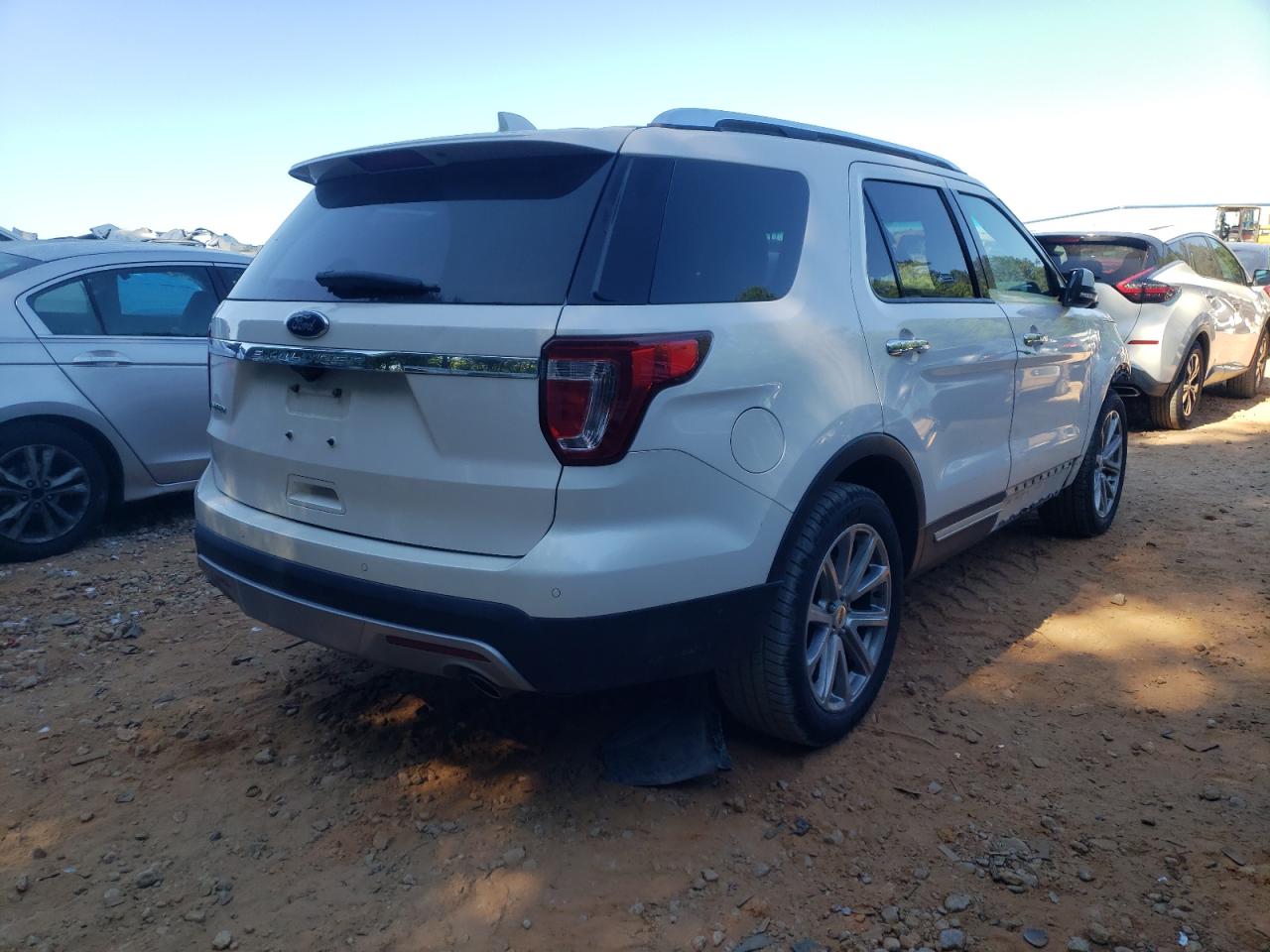 Фото 4 с аукциона – 2017 FORD EXPLORER L с VIN 1FM5K7F87HGB59151