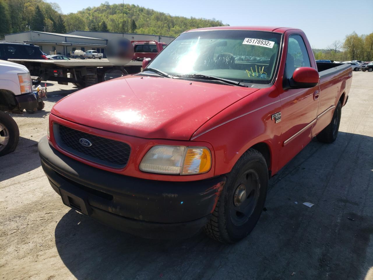 Photo 2 from auction – 1998 FORD F150 with VIN 1FTZF1768WKB08532