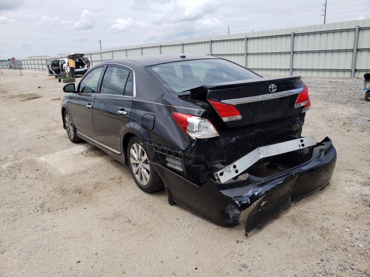 Photo 3 from auction – 2011 TOYOTA AVALON BAS with VIN 4T1BK3DB7BU415193