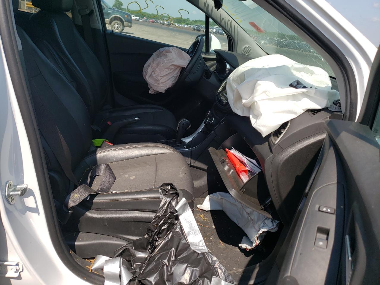 Photo 19 from auction – 2019 CHEVROLET TRAX 1LT with VIN 3GNCJLSB0KL363549