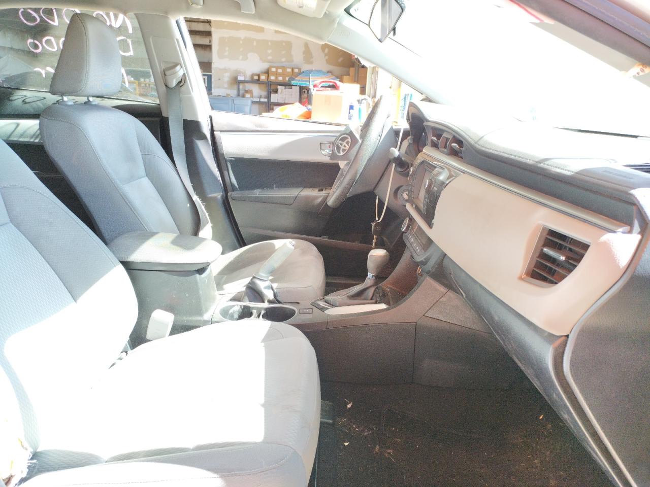 Photo 5 from auction – 2016 TOYOTA COROLLA L with VIN 5YFBURHEXGP467606
