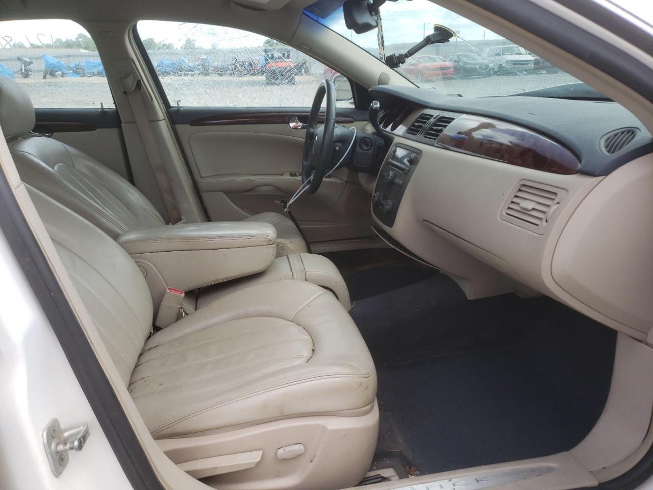Zdjęcie 5 z aukcji – 2006 BUICK LUCERNE CX z VIN 1G4HD57266U157492