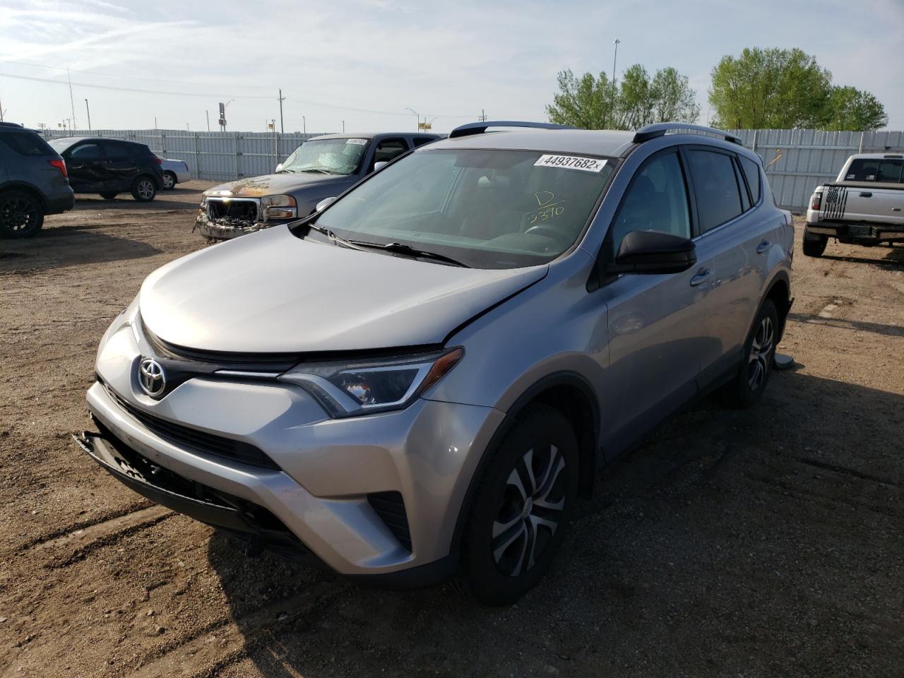 Photo 2 from auction – 2016 TOYOTA RAV4 LE with VIN 2T3BFREV0GW492390
