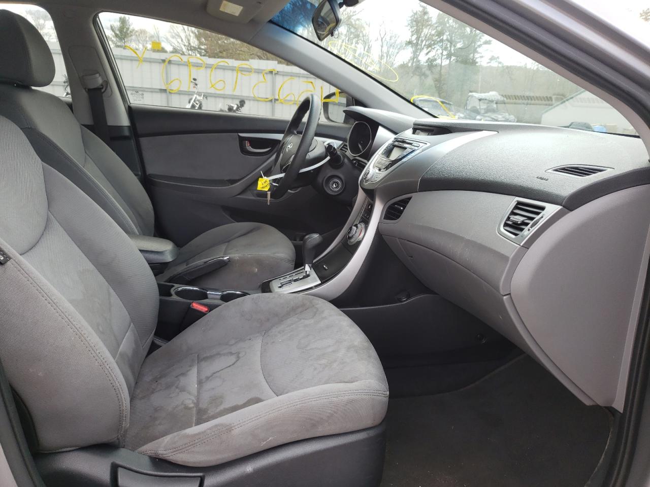 Photo 5 from auction – 2011 HYUNDAI ELANTRA GL with VIN KMHDH4AEXBU097033