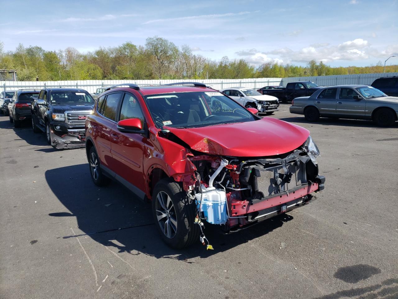 Photo 1 from auction – 2017 TOYOTA RAV4 XLE with VIN JTMRFREV0HJ138755