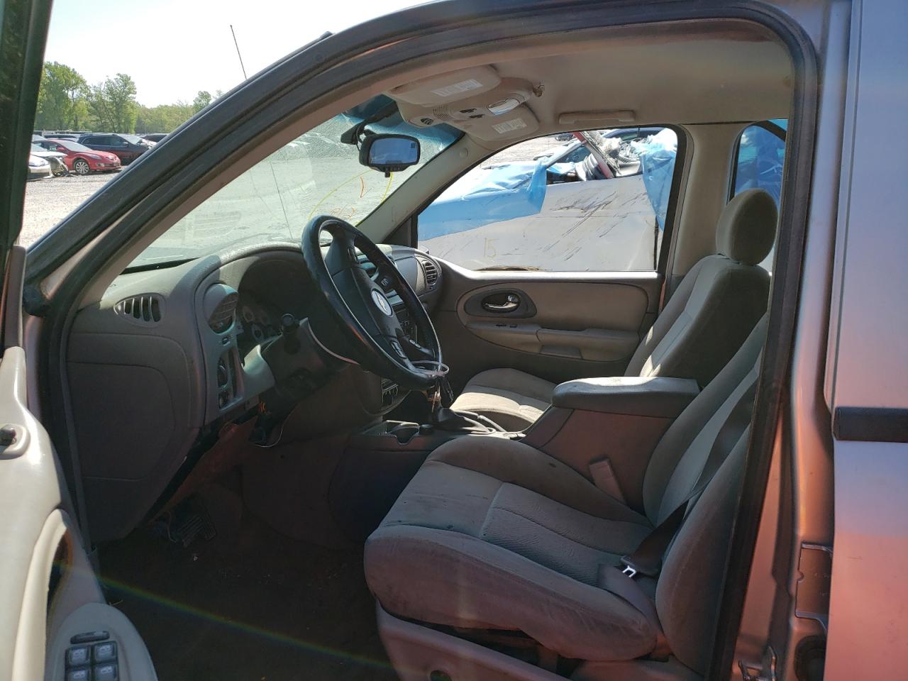 Photo 5 from auction – 2005 CHEVROLET TRAILBLAZE with VIN 1GNES16S856120302