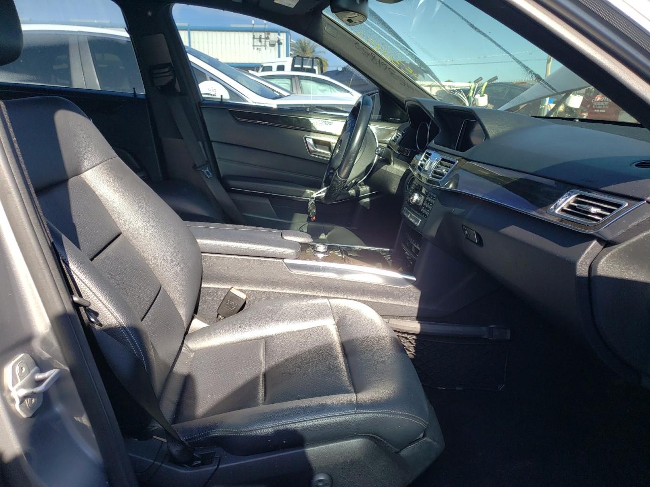 Photo 5 from auction – 2014 MERCEDES-BENZ E 350 4MAT with VIN WDDHF8JB0EA852937