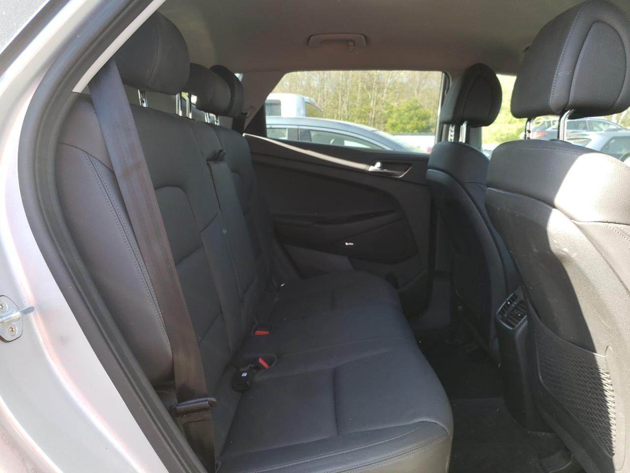 Photo 6 from auction – 2017 HYUNDAI TUCSON LIM with VIN KM8J33A46HU370545